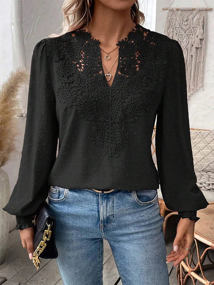 Charlene | Elegante blouse met sierlijke details