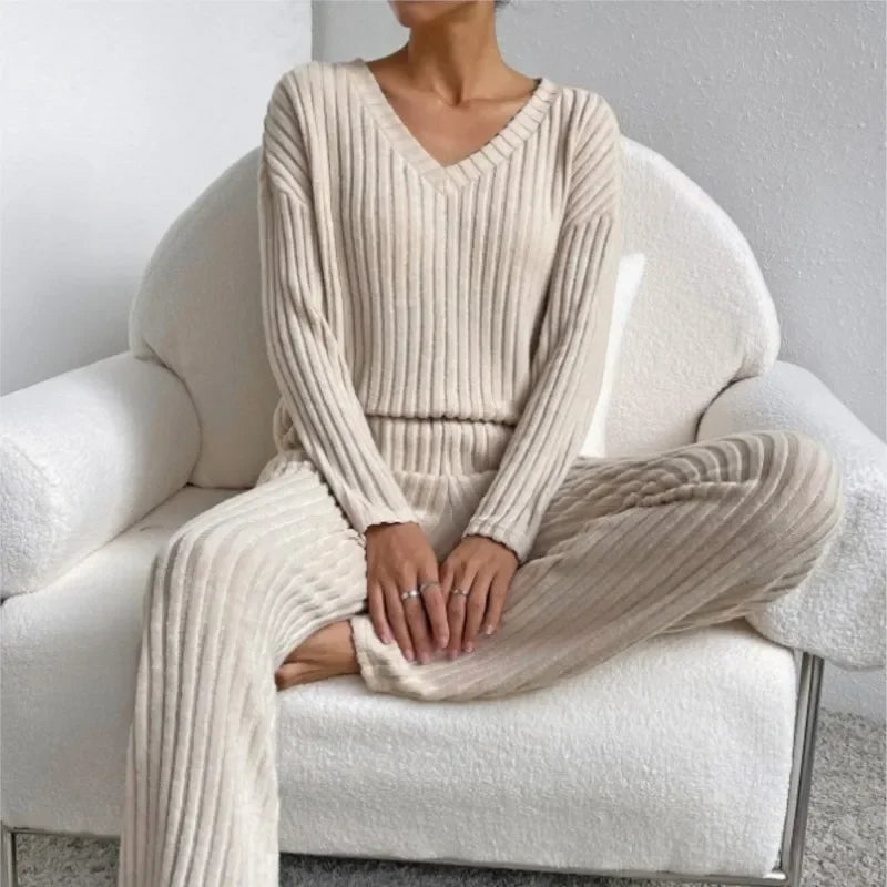 Orletta | Comfortabele loungeset met V-hals
