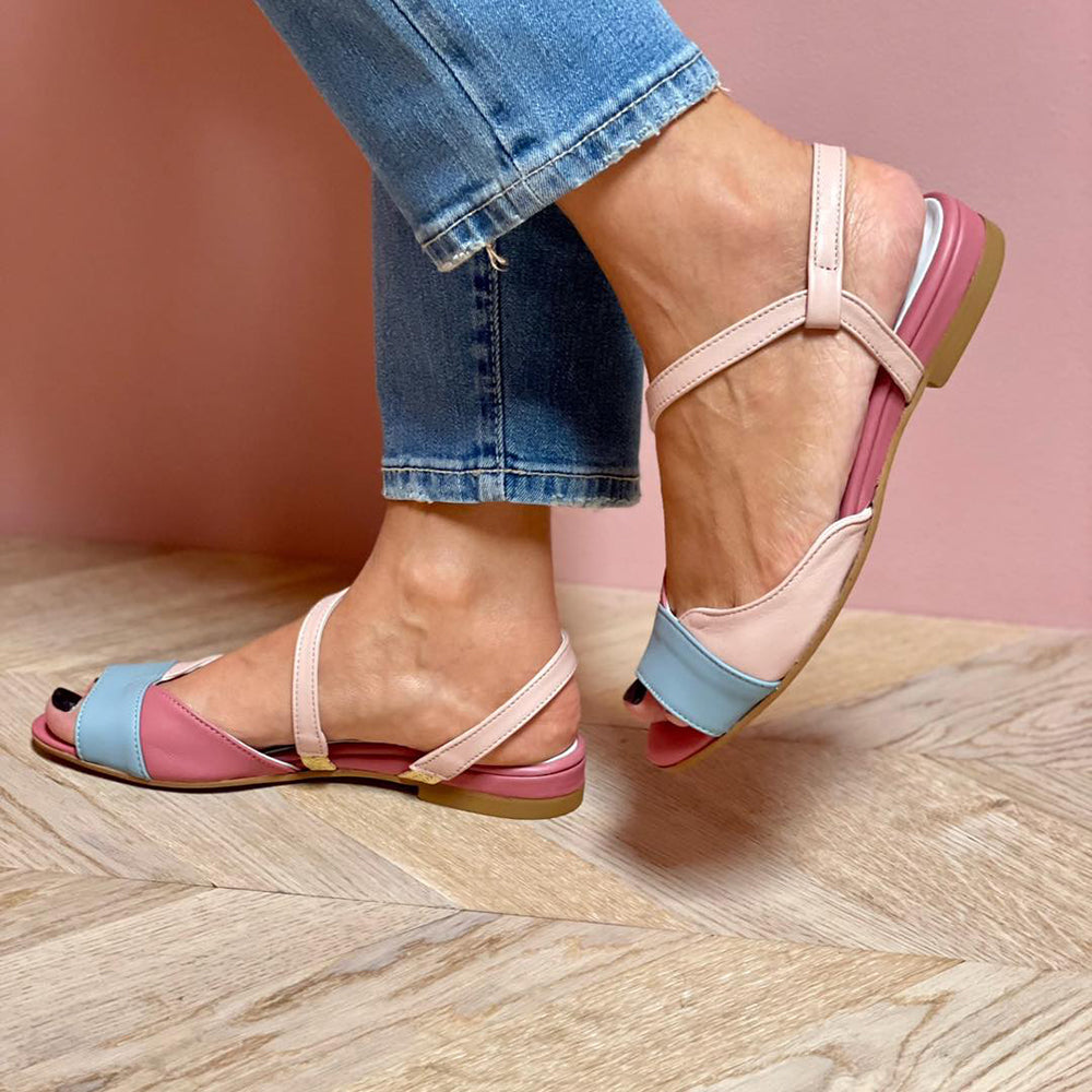 Ellela™ | Elegante asymmetrische roze sandalen met kleurblokdetails