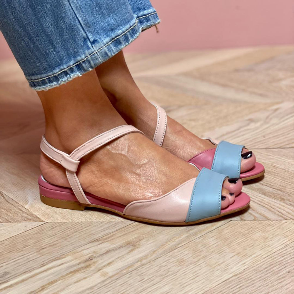 Ellela™ | Elegante asymmetrische roze sandalen met kleurblokdetails