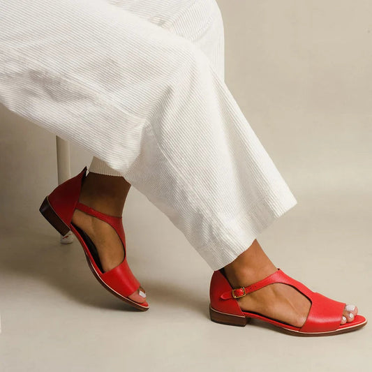 ALBINA | Elegante open teen platte sandalen met band voor een verfijnde uitstraling