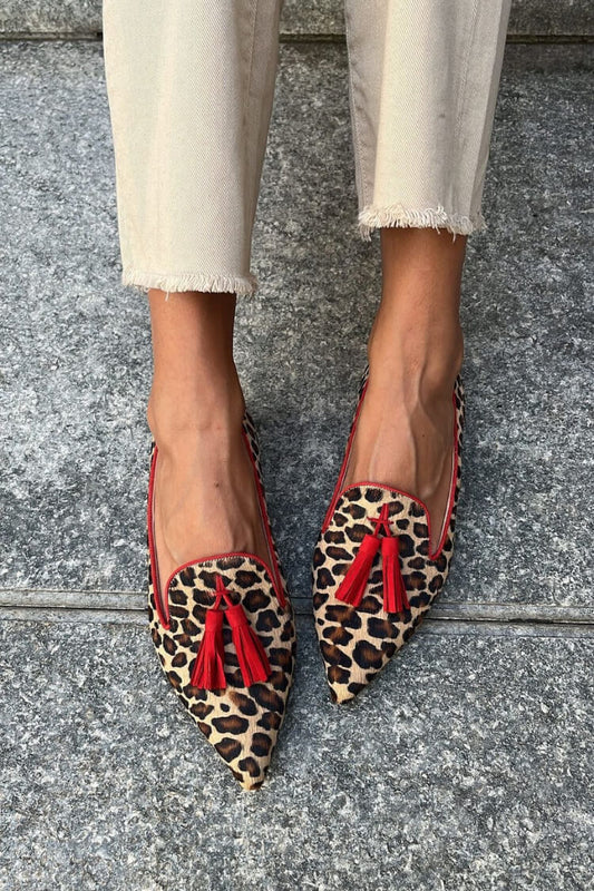 SAVINA | Elegante puntige loafers met franjes voor een verfijnde uitstraling