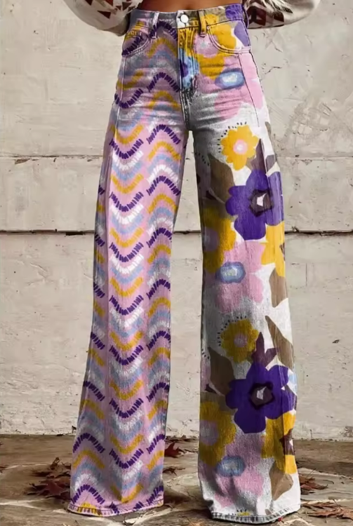 Scarlet | Boho-broek met speelse patronen en bloemen