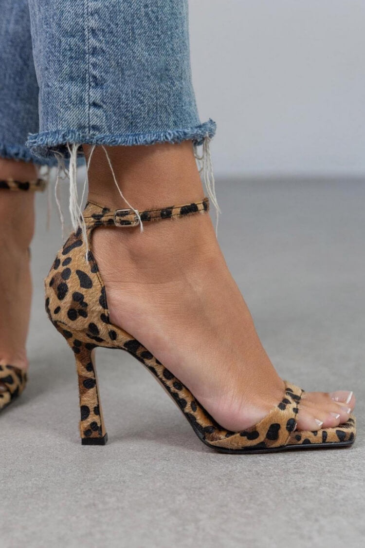AFRIKA | Elegante Hoge Hak Dierenprint Sandalen voor een Chic en Unieke Look