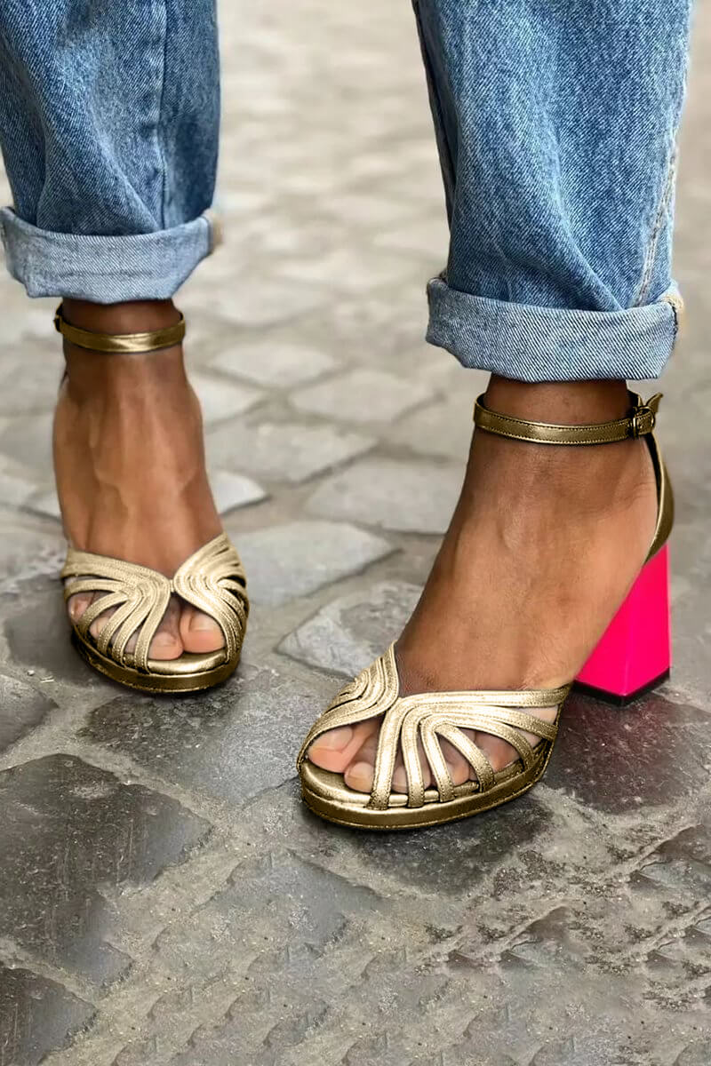 LUMA | Elegante Metallic Hakken Sandalen met Fluorescerende Hak voor een Unieke Stijl