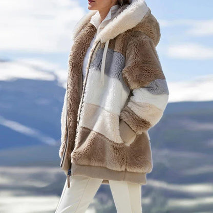 Hazel | Oversized jas met capuchon, zakken en ritssluiting