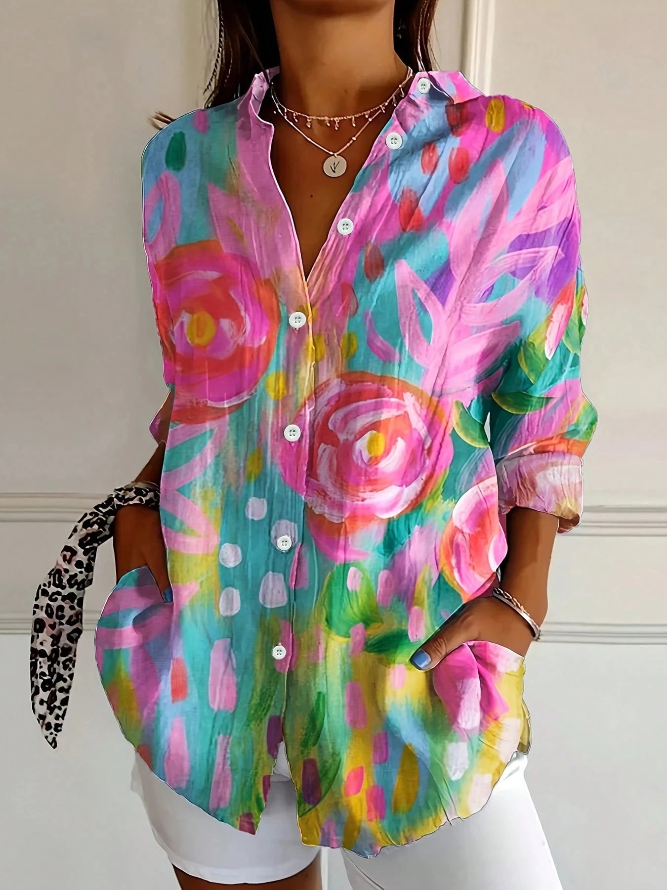Annika | Kleurrijke blouse met speelse print