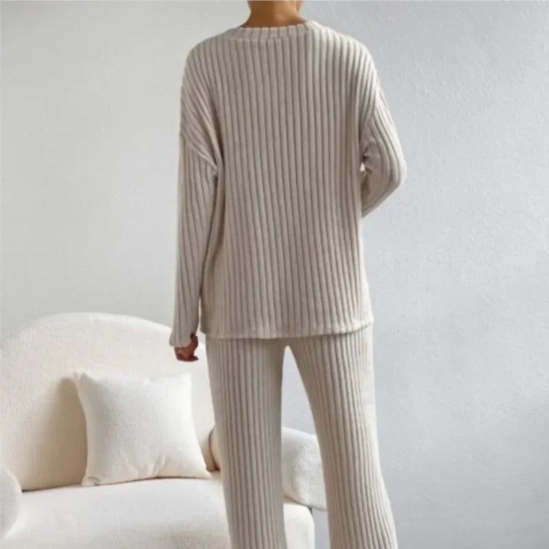 Orletta | Comfortabele loungeset met V-hals