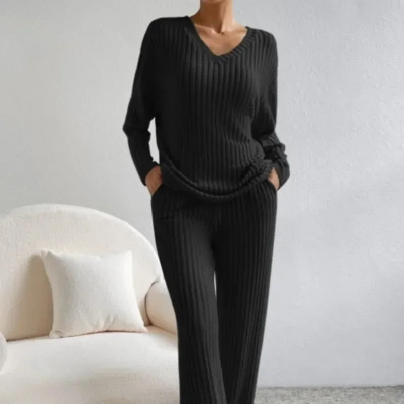 Orletta | Comfortabele loungeset met V-hals