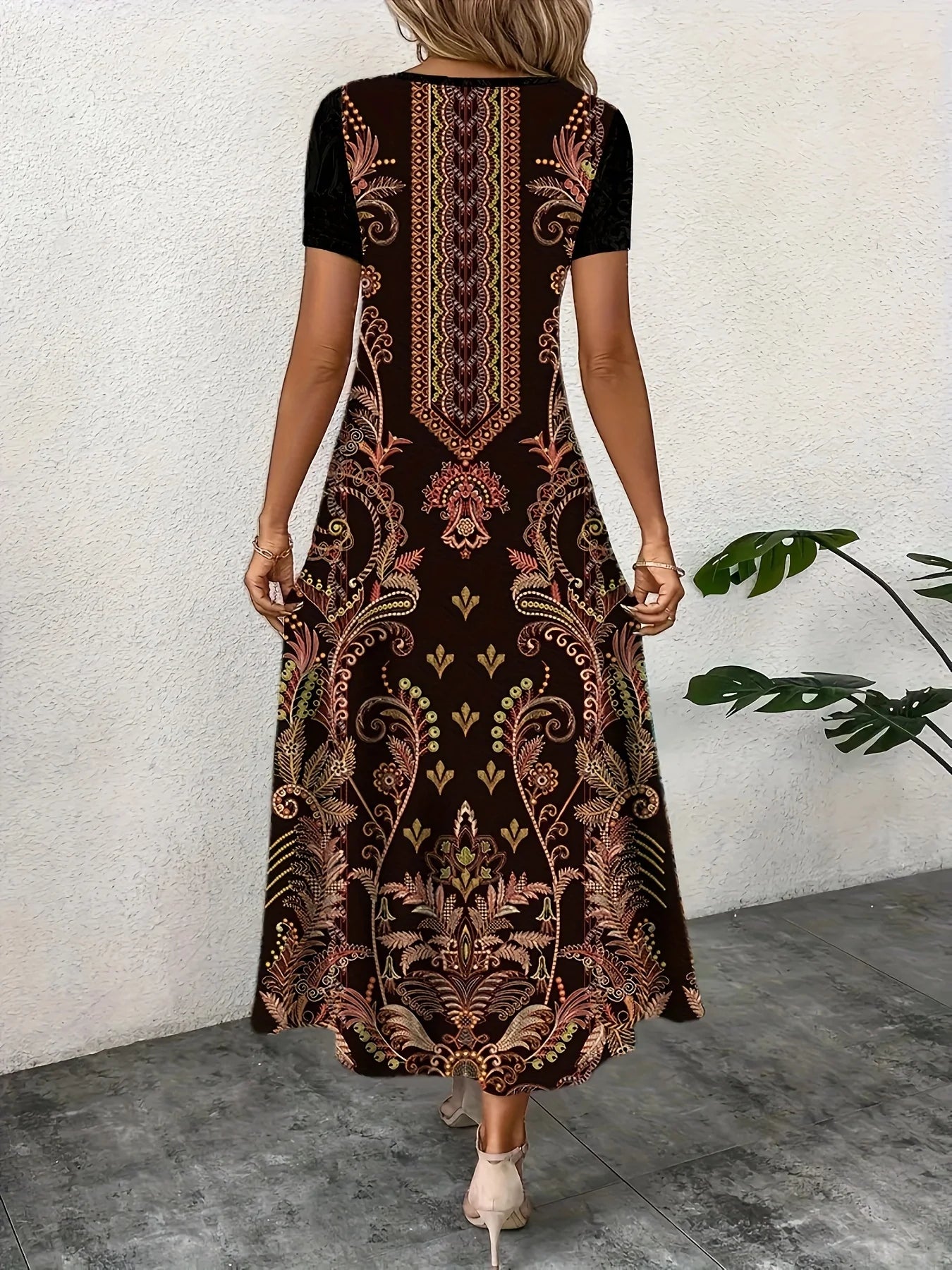 Ebony | Luchtige jurk met artistieke print